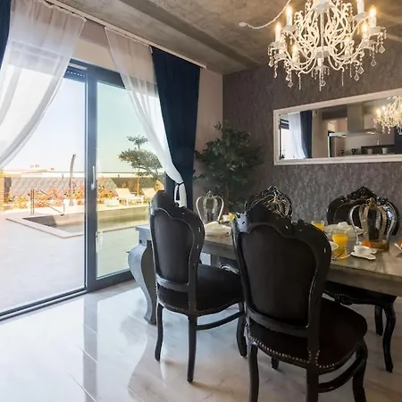 Ξενοδοχείο Design & Luxus Decumanus
