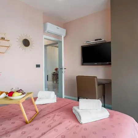 Ξενοδοχείο Design & Luxus Decumanus 4*