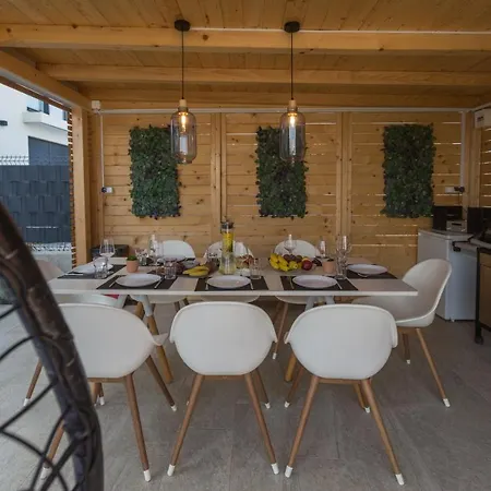 Ξενοδοχείο Design & Luxus Decumanus 4*