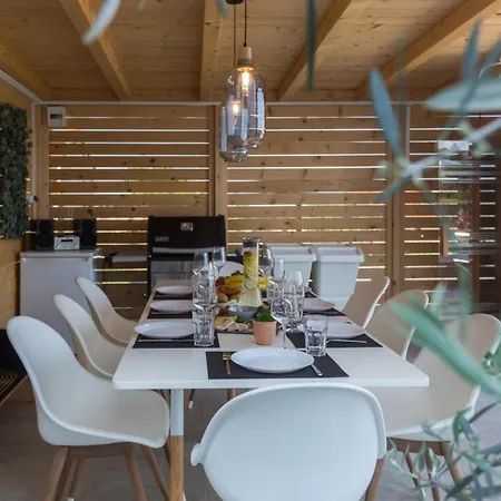 Design & Luxus Decumanus Ξενοδοχείο Radmani